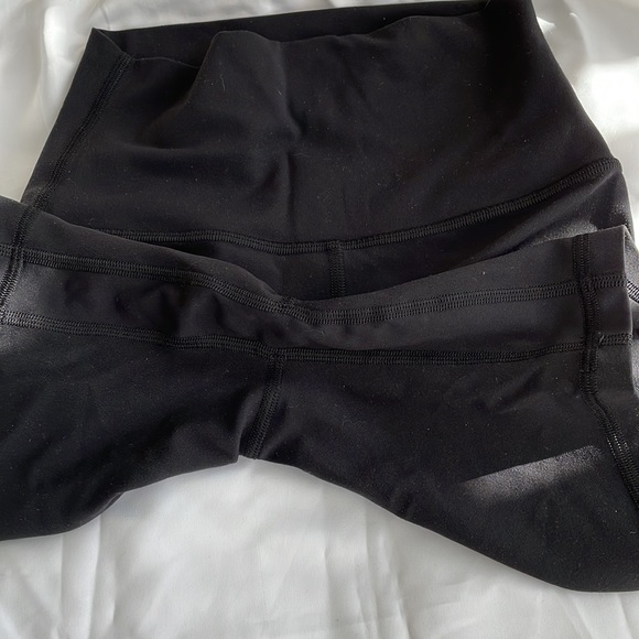 ✨SOLD✨ Lululemon Align High Rise 6” Biker Shorts - Size 2 - Picture 9 of 9